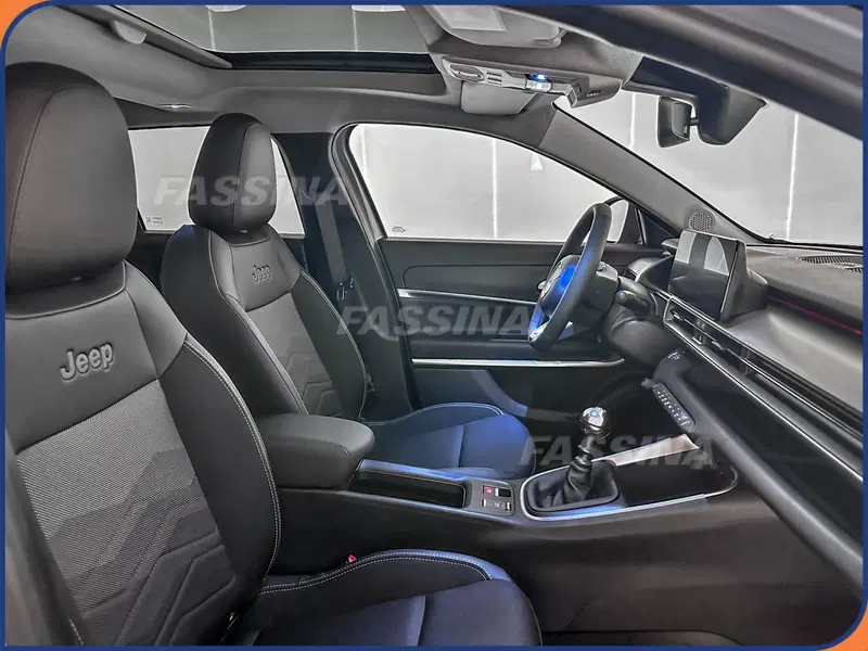 Jeep Avenger nuova a Milano (13)