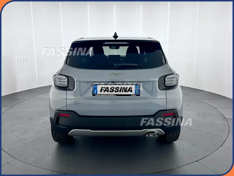 Jeep Avenger nuova a Milano (5)