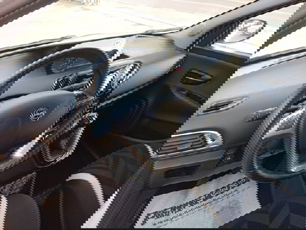 Lancia Ypsilon usata a Parma (9)