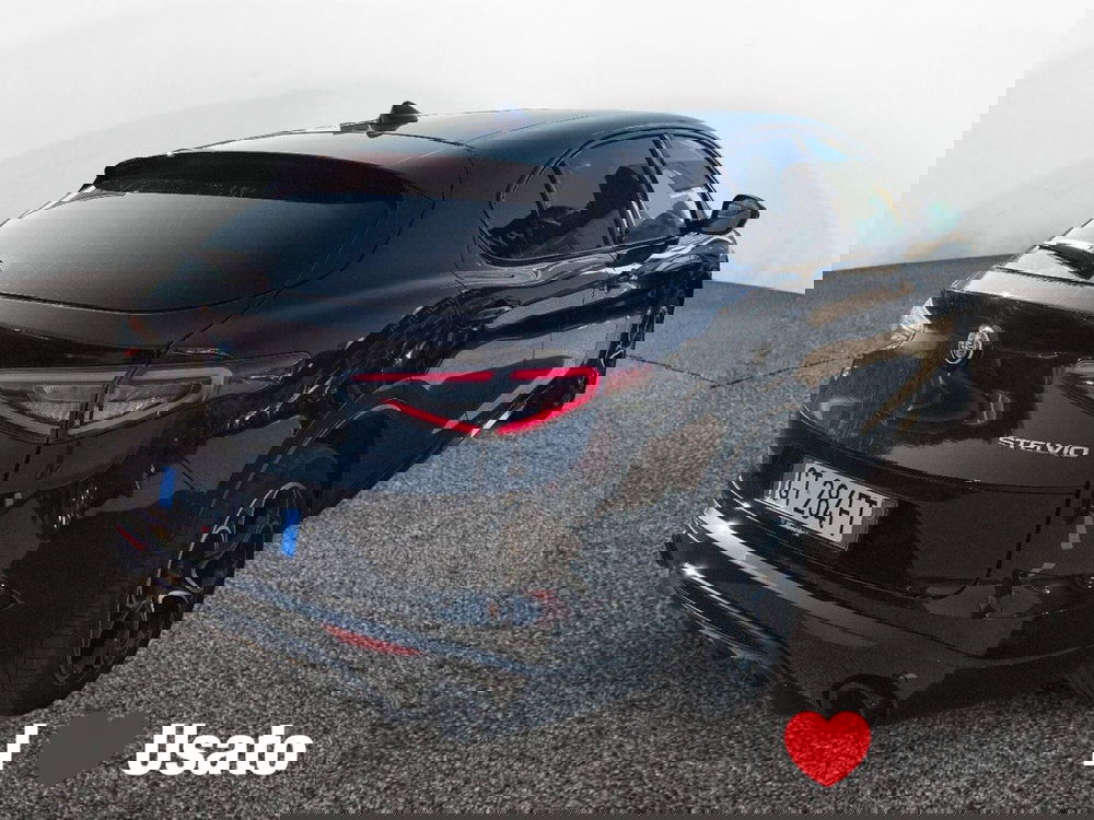 Alfa Romeo Stelvio usata a Latina (3)