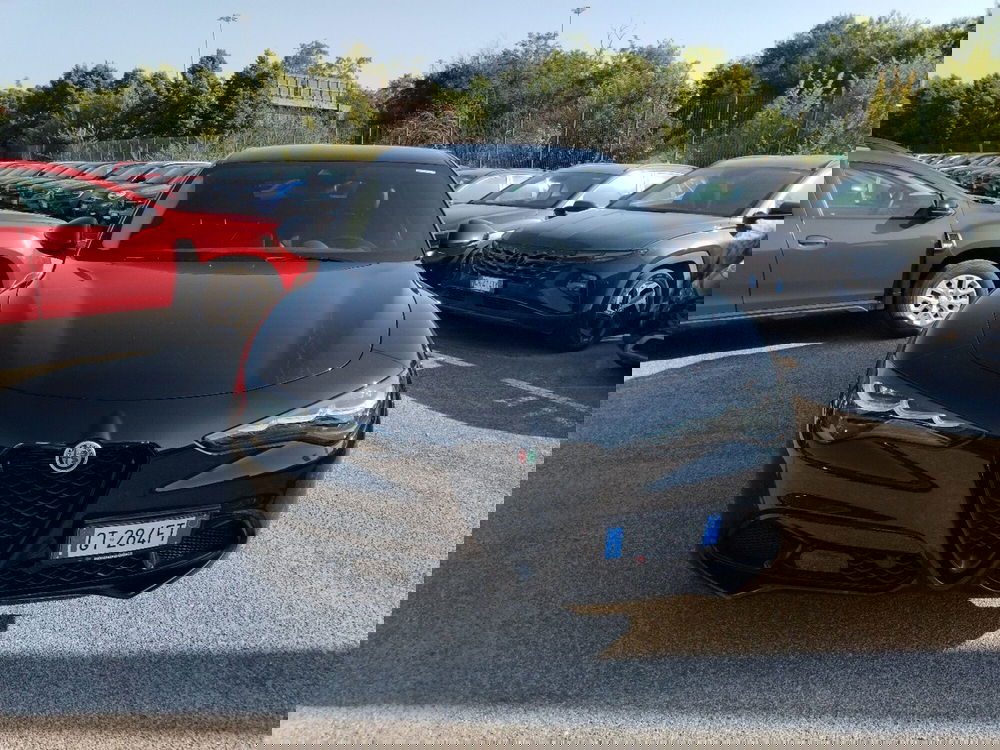 Alfa Romeo Stelvio usata a Latina (7)