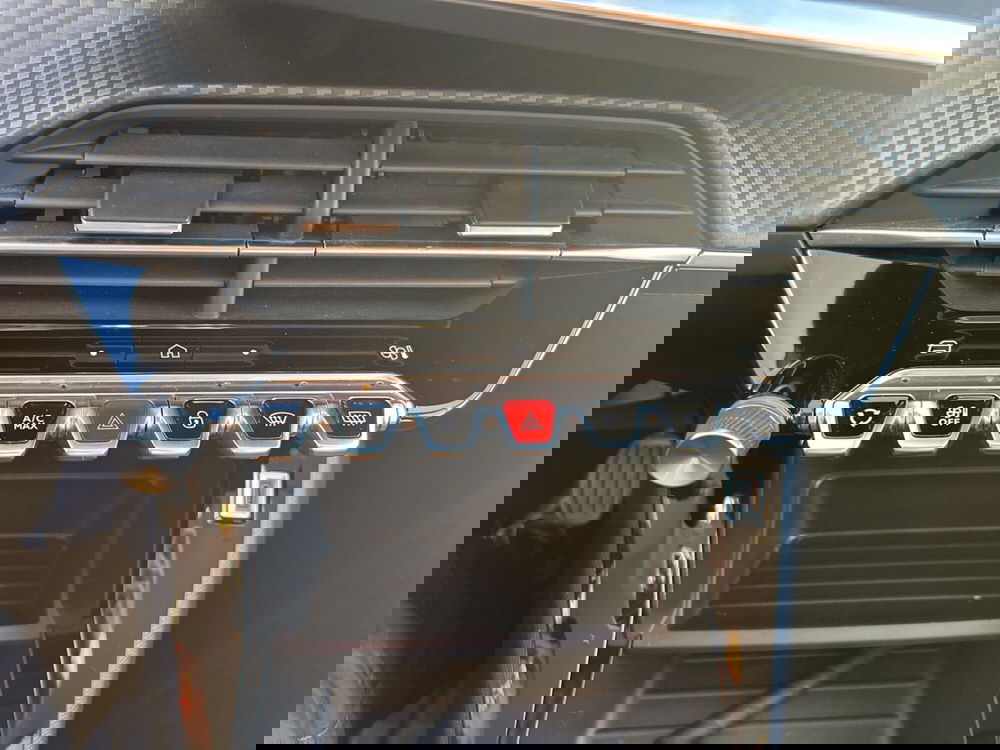 Peugeot 208 usata a Latina (17)