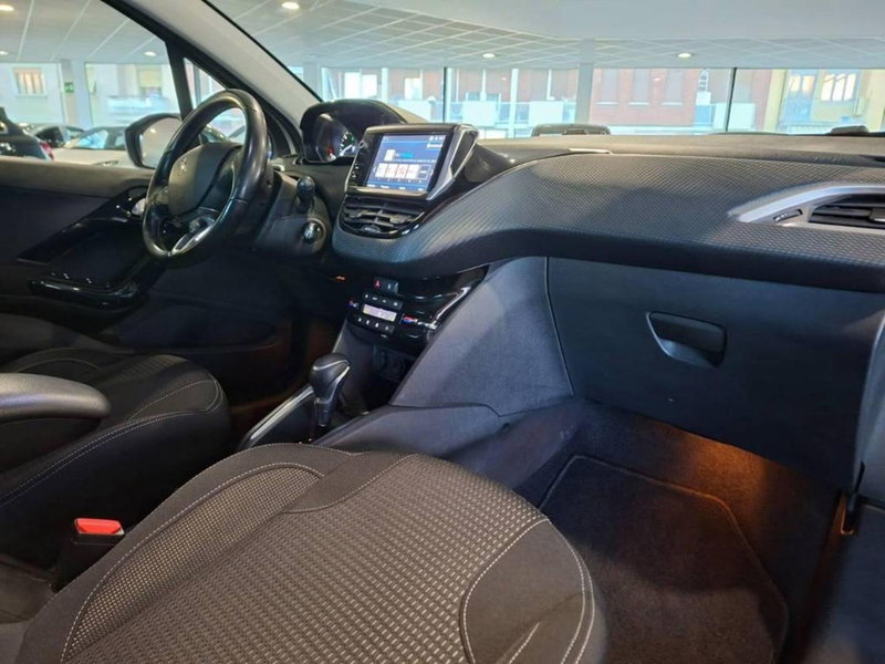 Peugeot 208 usata a Torino (10)