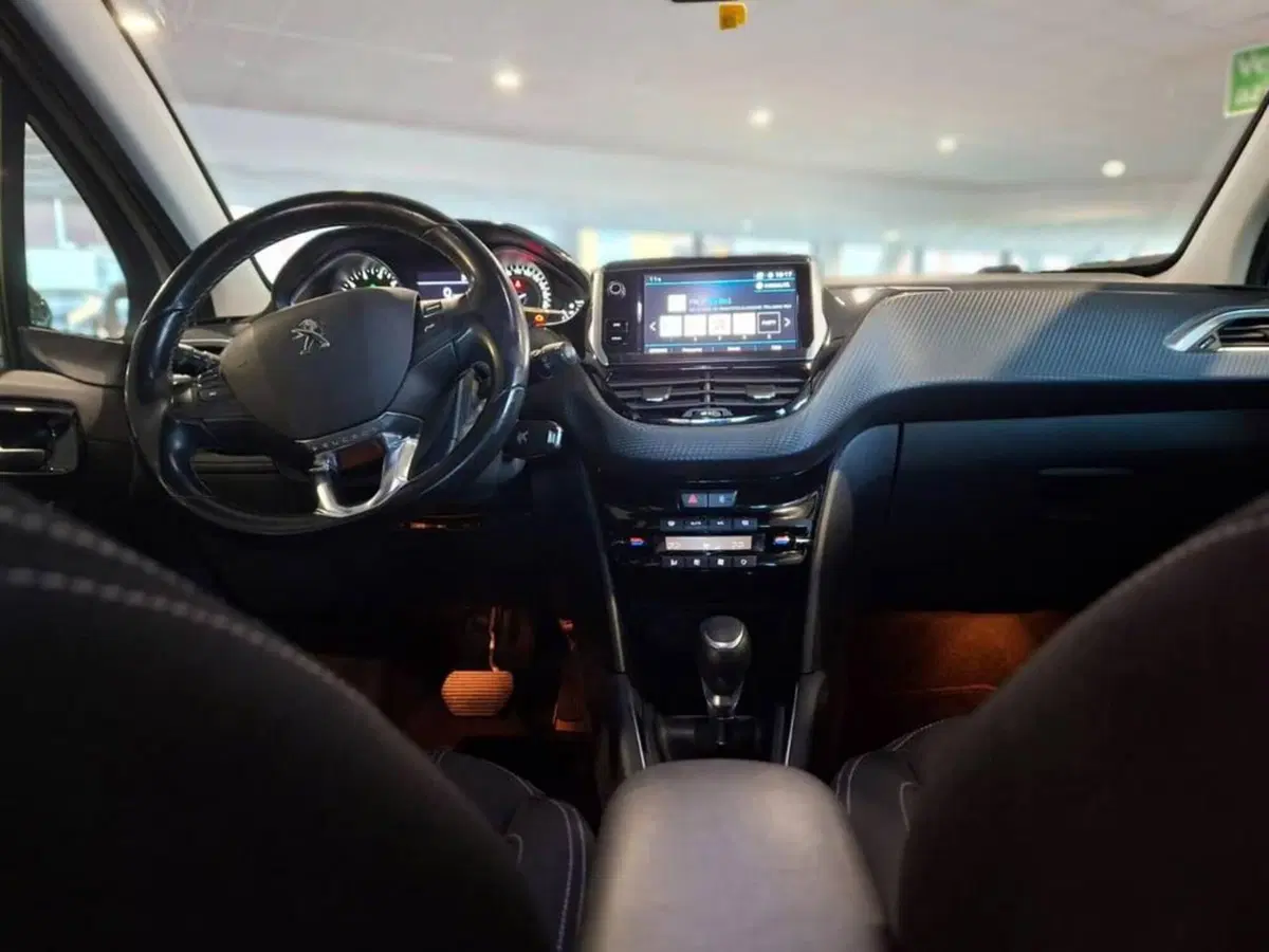 Peugeot 208 usata a Torino (11)