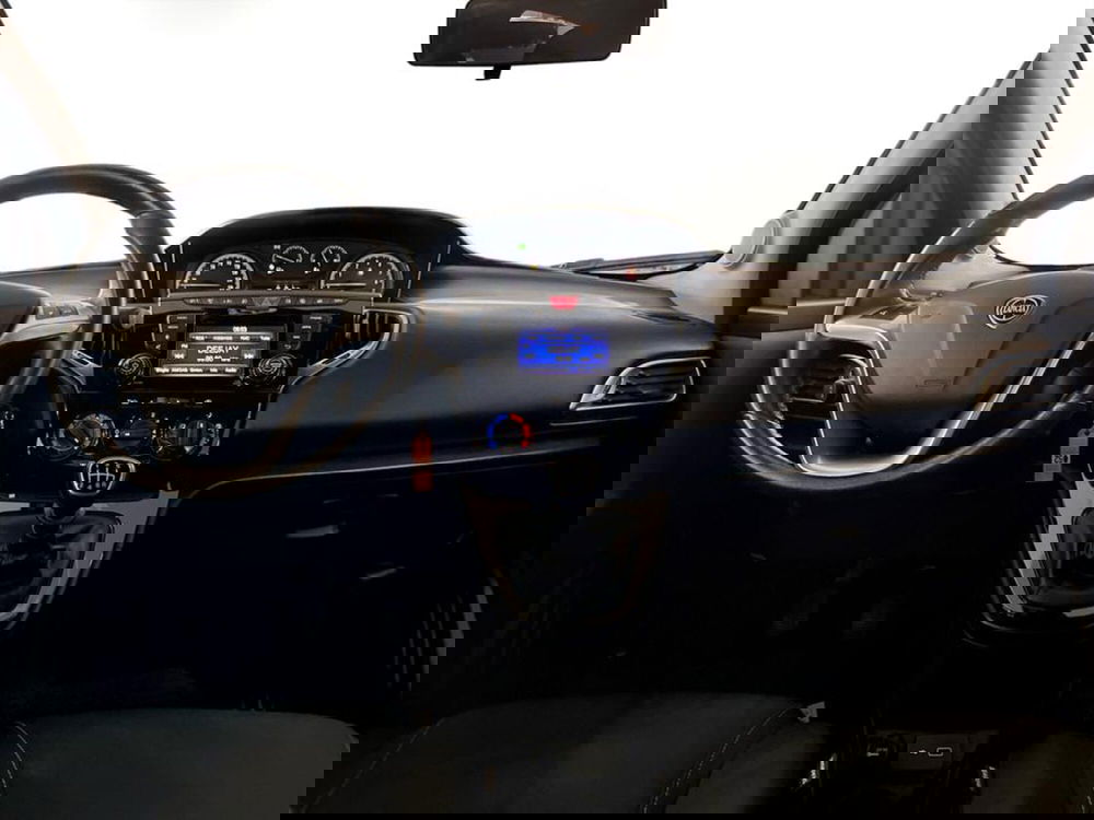 Lancia Ypsilon usata a Piacenza (8)