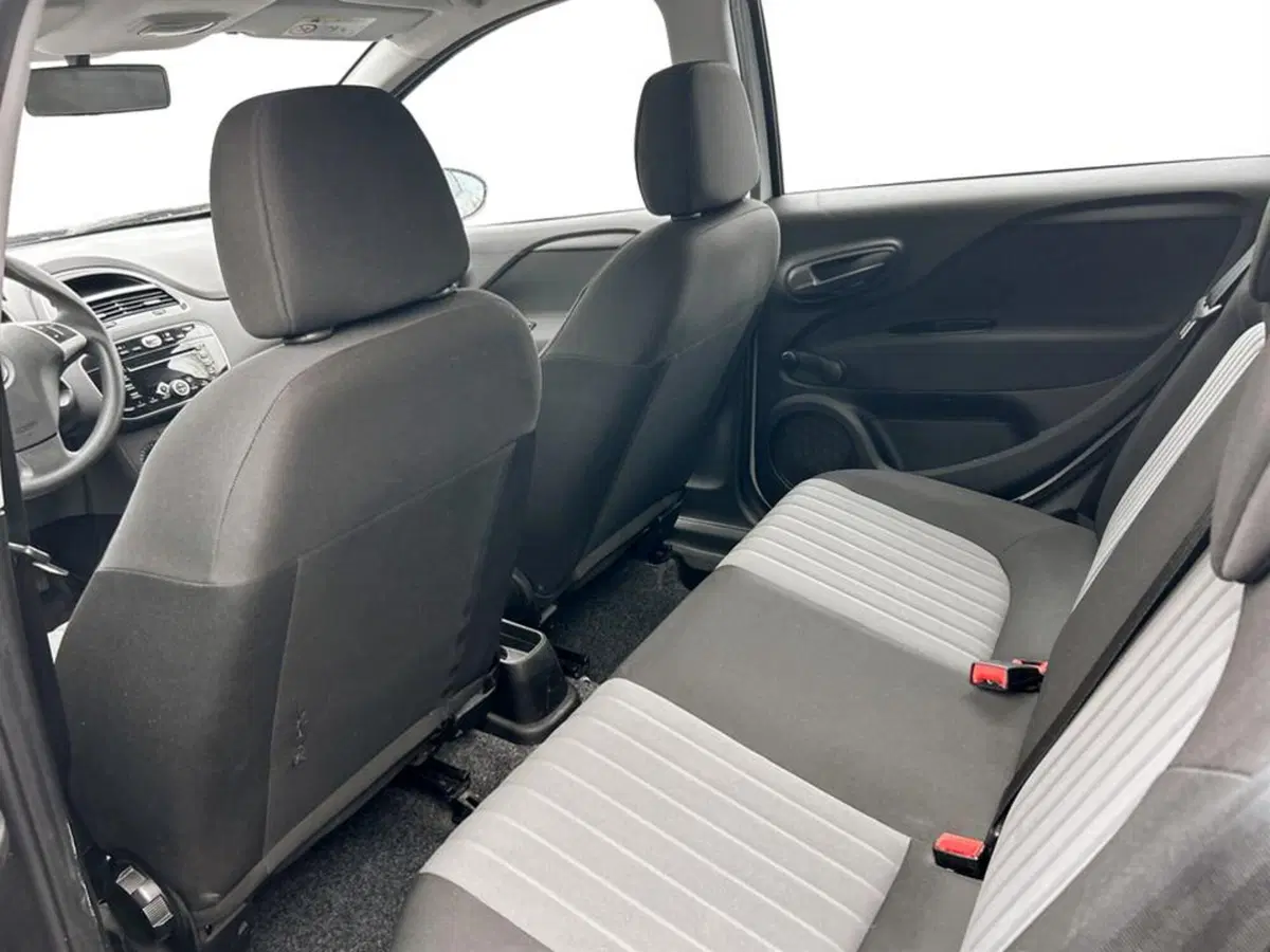 Fiat Punto usata a Piacenza (11)