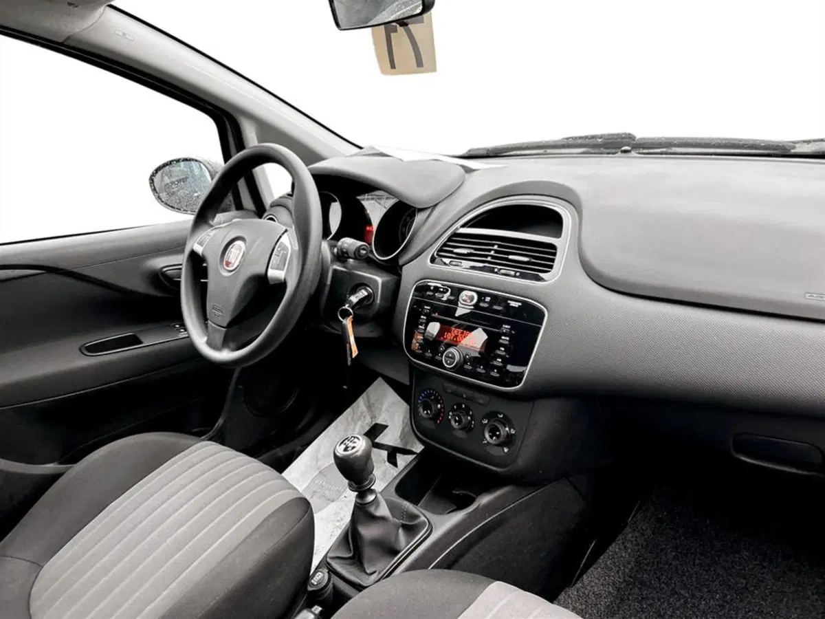 Fiat Punto usata a Piacenza (9)