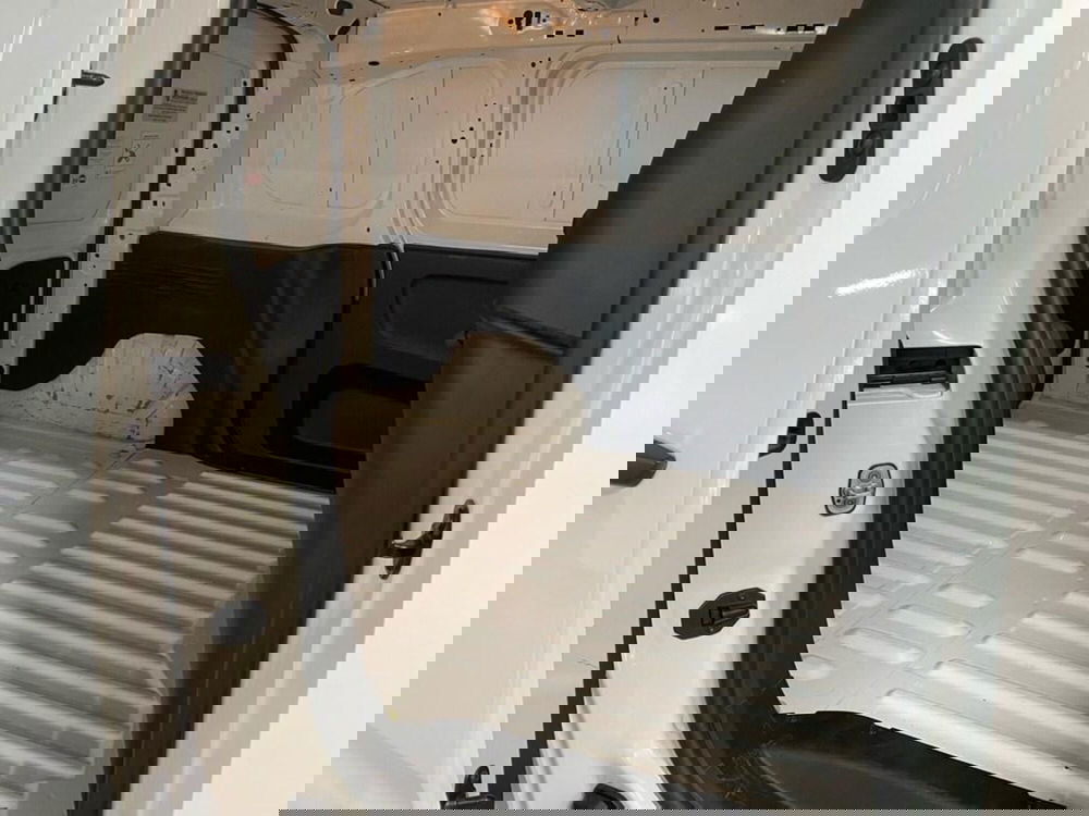 Peugeot Partner Furgone usata a Torino (7)