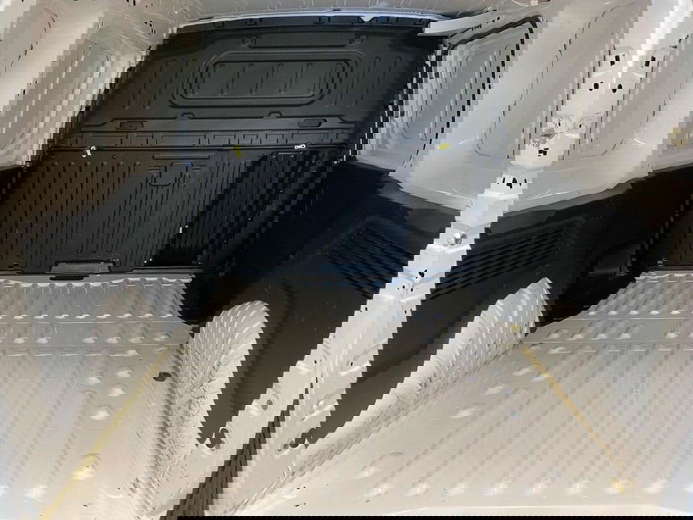 Peugeot Partner Furgone usata a Torino (8)