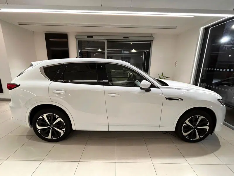 Mazda CX-60 nuova a Napoli (3)
