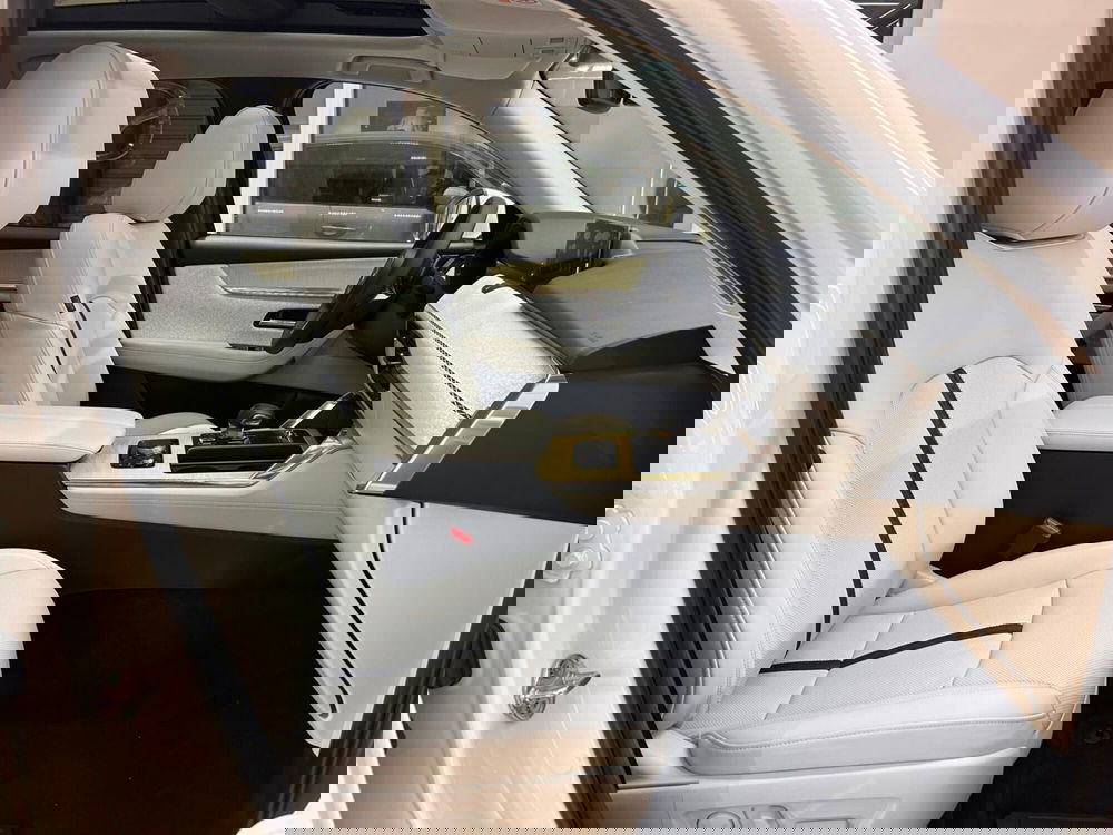 Mazda CX-60 nuova a Napoli (4)