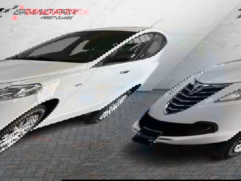 Lancia Ypsilon usata a Bologna