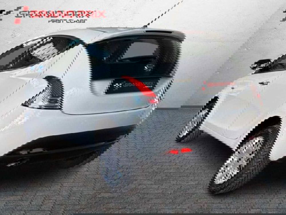 Lancia Ypsilon usata a Bologna (4)