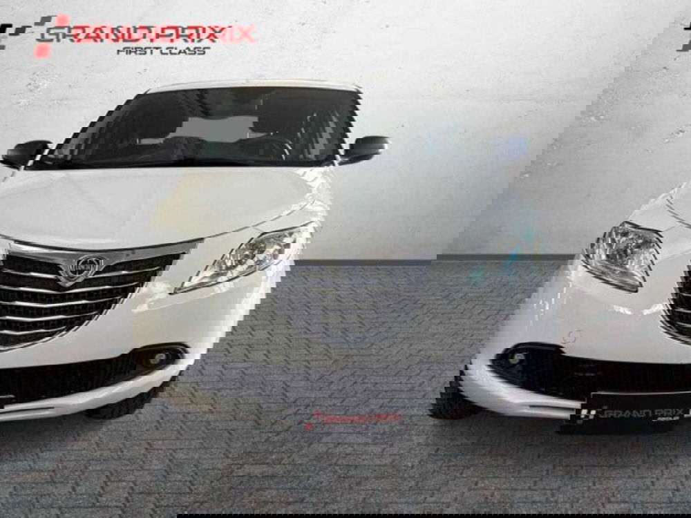 Lancia Ypsilon usata a Bologna (5)