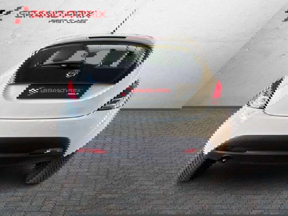 Lancia Ypsilon usata a Bologna (8)