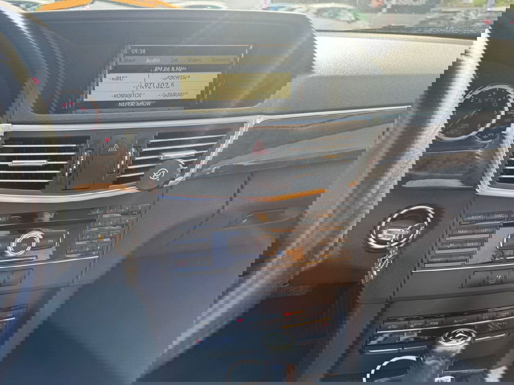 Mercedes-Benz Classe E usata a Salerno (16)