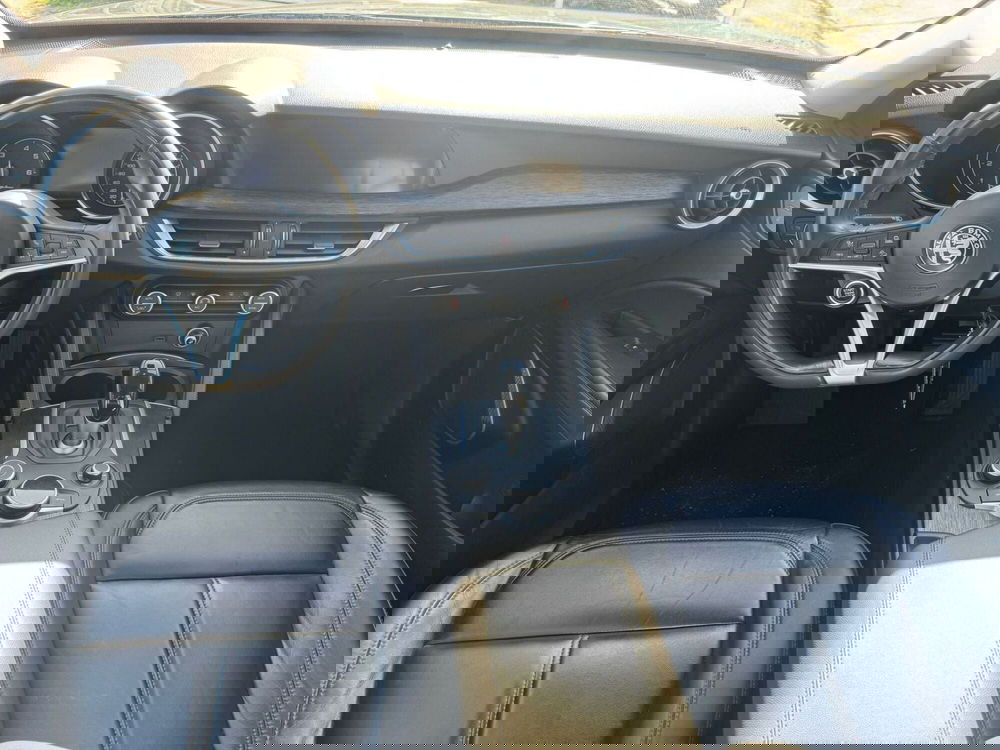 Alfa Romeo Stelvio usata a Salerno (12)