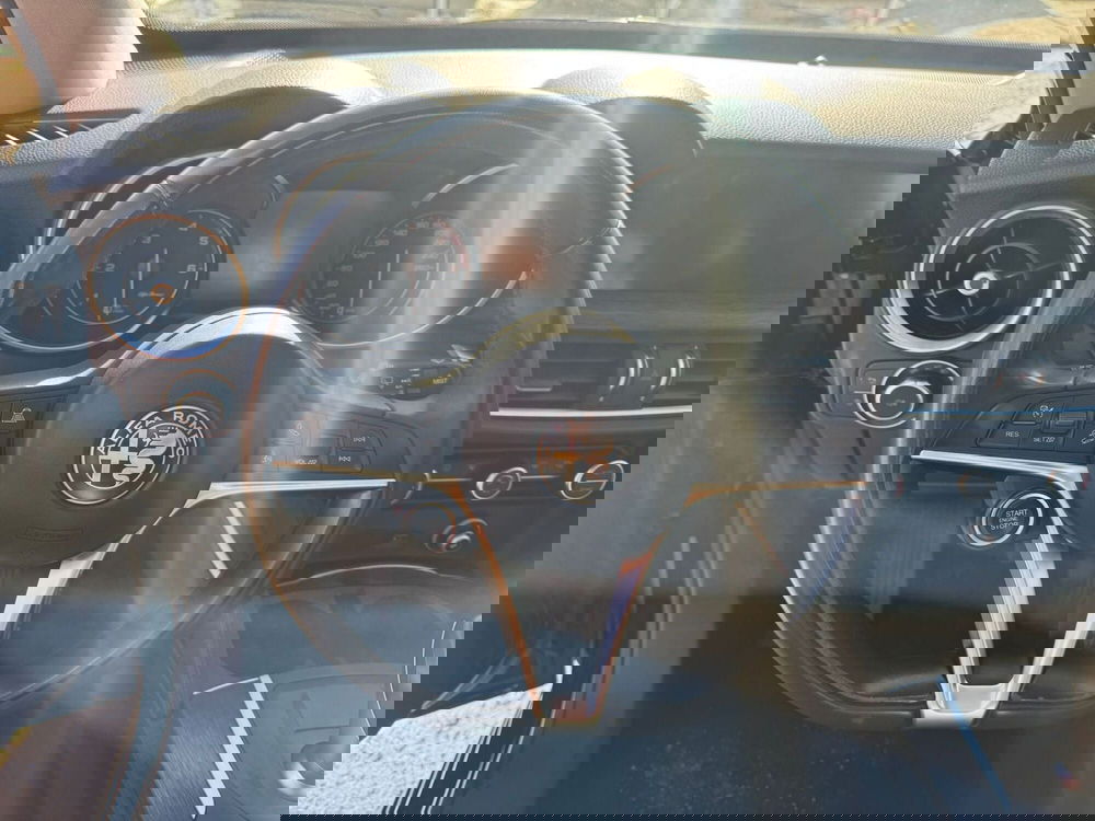 Alfa Romeo Stelvio usata a Salerno (13)