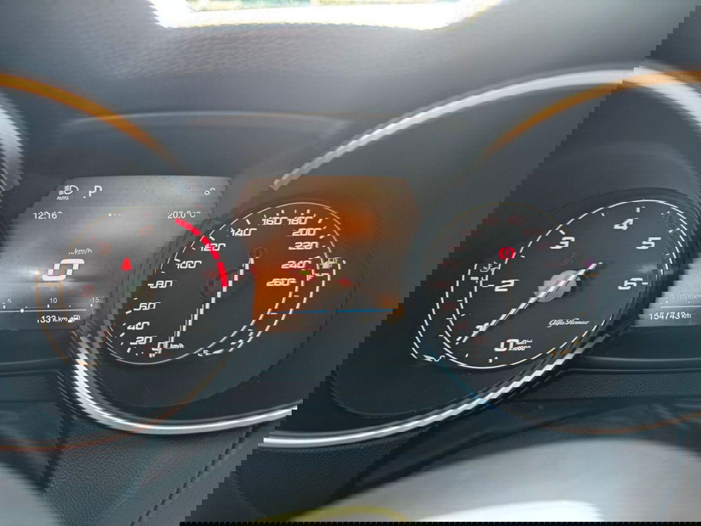 Alfa Romeo Stelvio usata a Salerno (14)