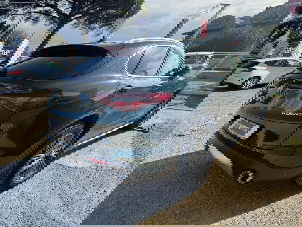 Alfa Romeo Stelvio usata a Salerno (6)
