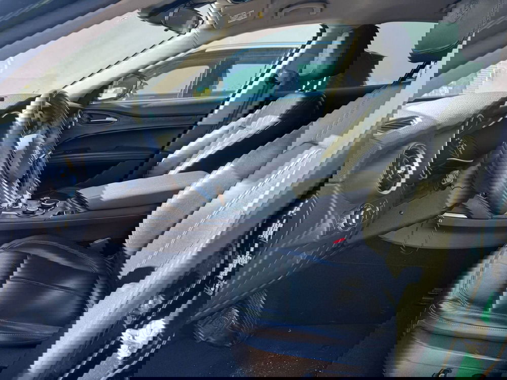 Alfa Romeo Stelvio usata a Salerno (9)