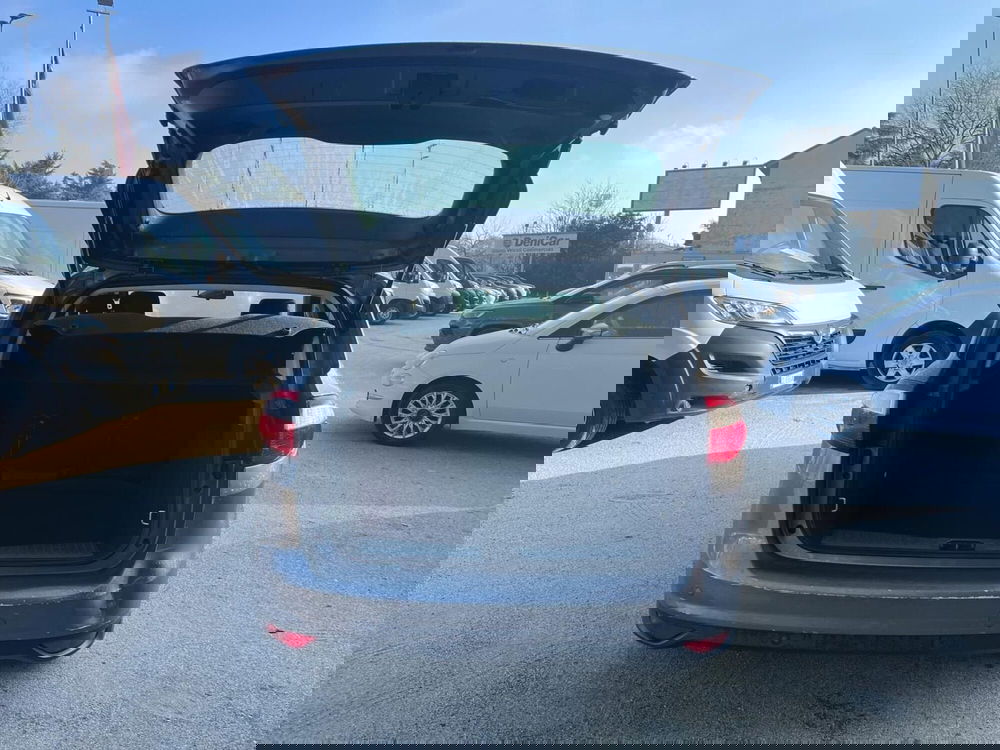 Ford C-Max usata a Milano (8)