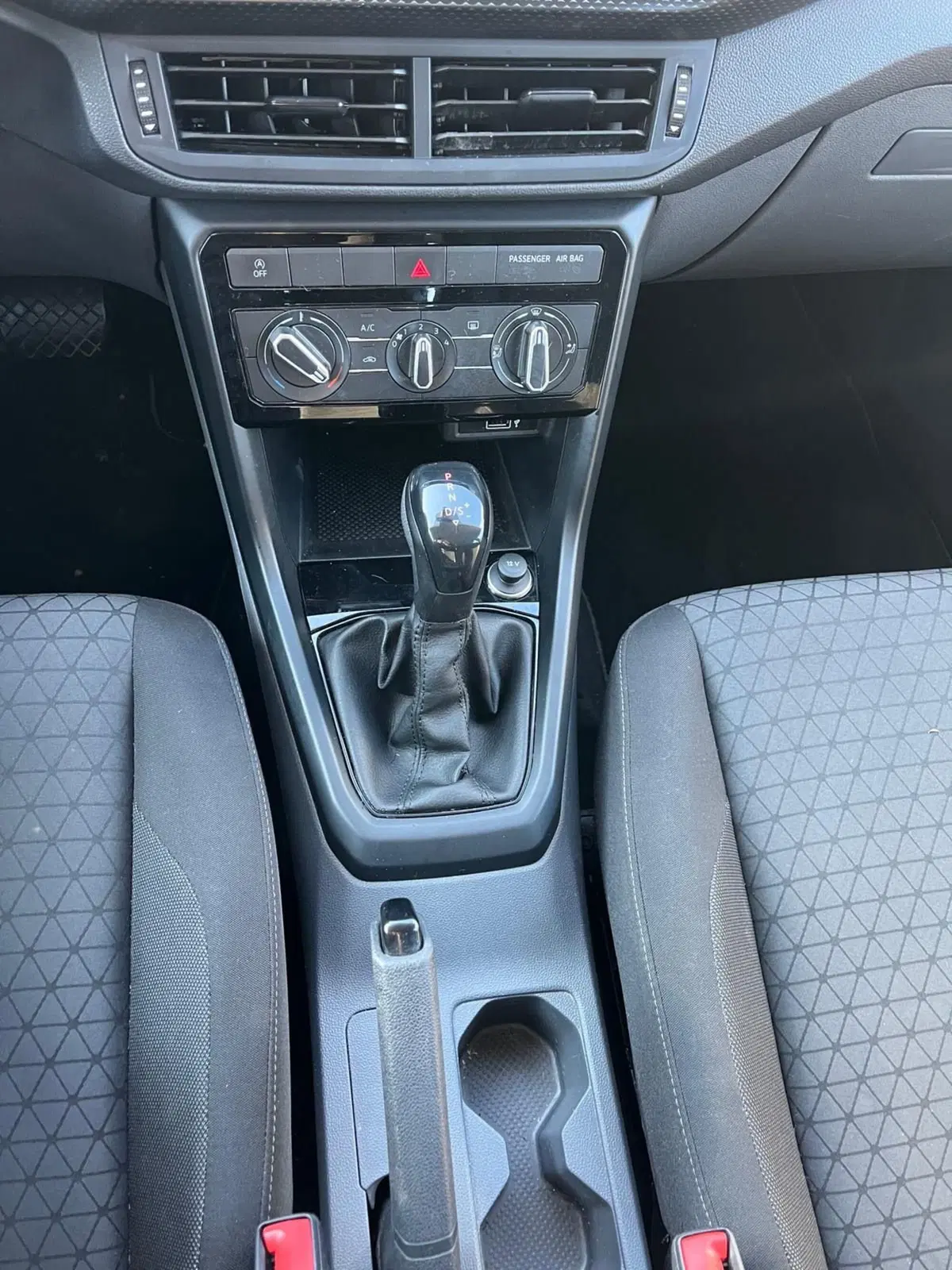 Volkswagen T-Cross usata a Milano (17)