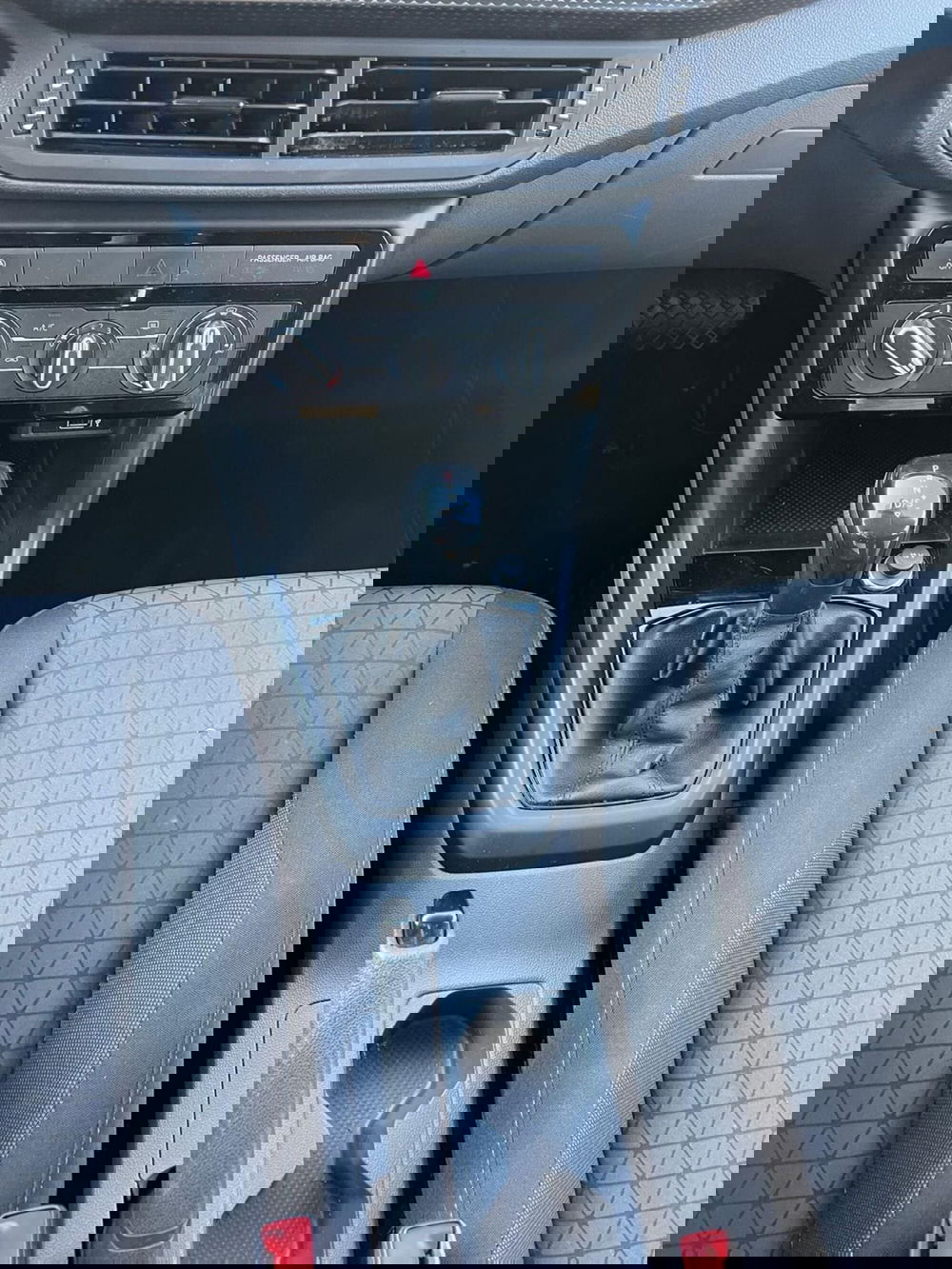 Volkswagen T-Cross usata a Milano (17)