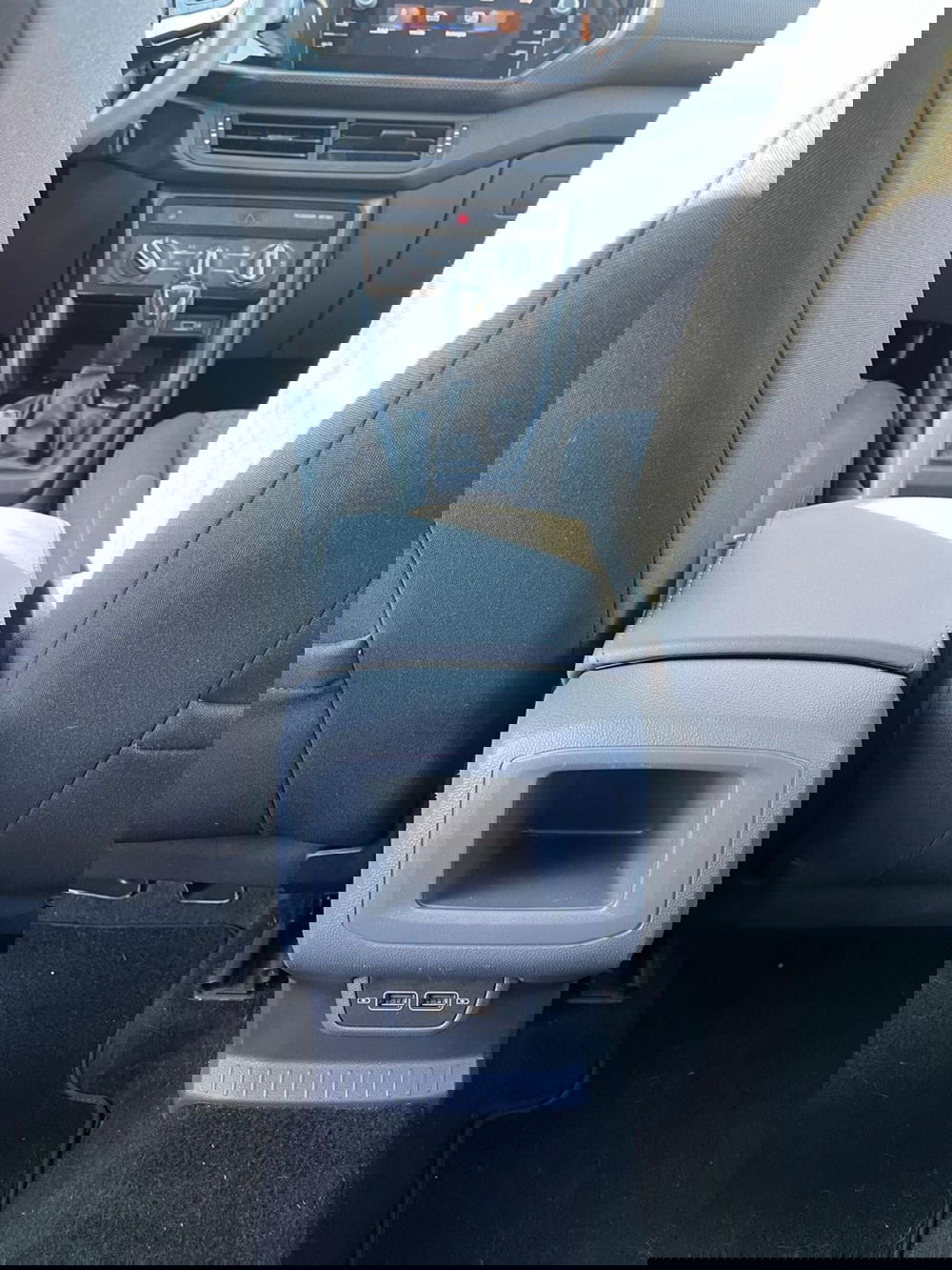 Volkswagen T-Cross usata a Milano (18)