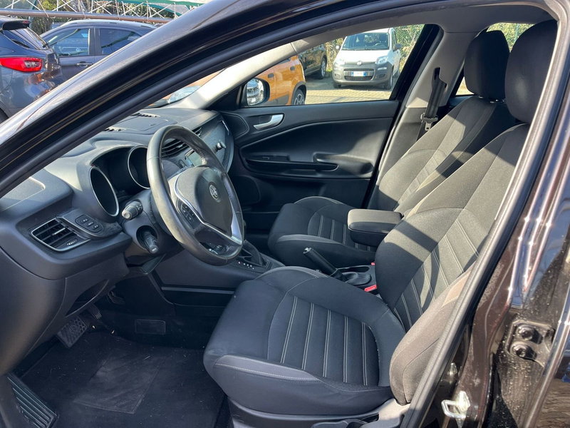 Alfa Romeo Giulietta usata a Milano (11)