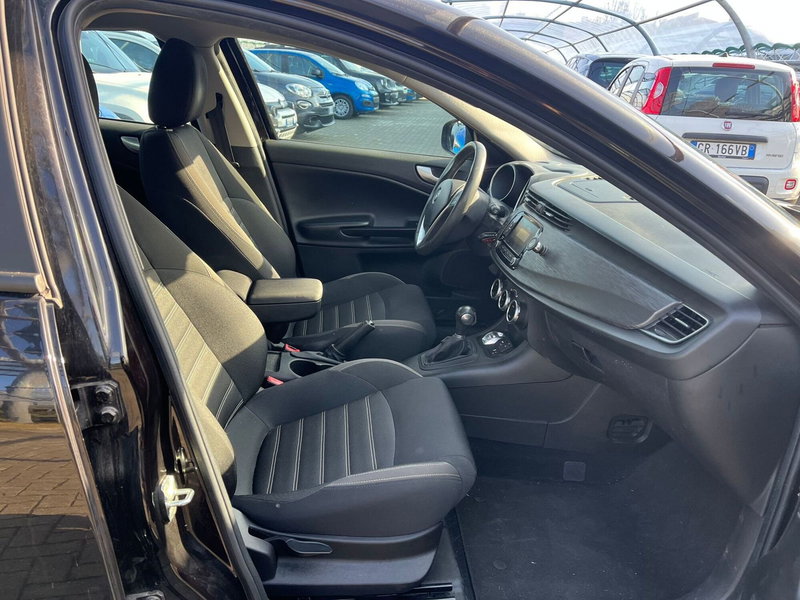 Alfa Romeo Giulietta usata a Milano (12)