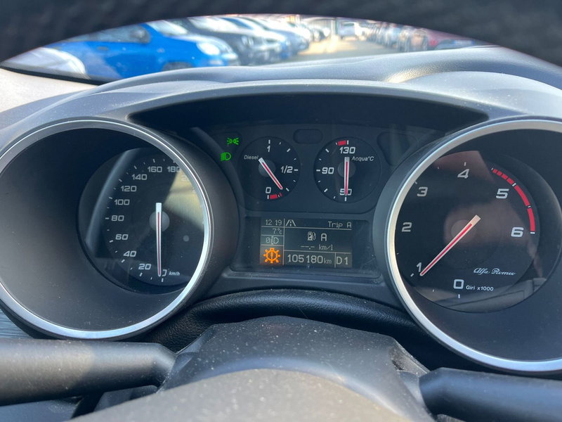 Alfa Romeo Giulietta usata a Milano (20)