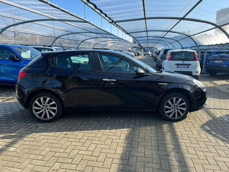 Alfa Romeo Giulietta usata a Milano (4)