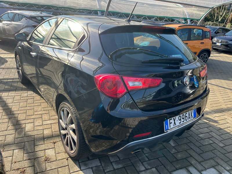 Alfa Romeo Giulietta usata a Milano (6)