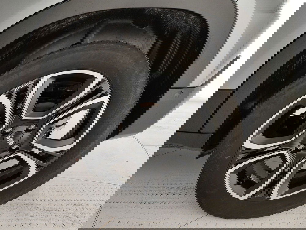 Jeep Avenger usata a Caserta (11)