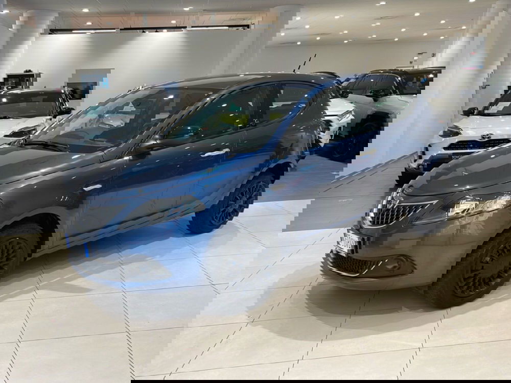 Lancia Ypsilon usata a Catania