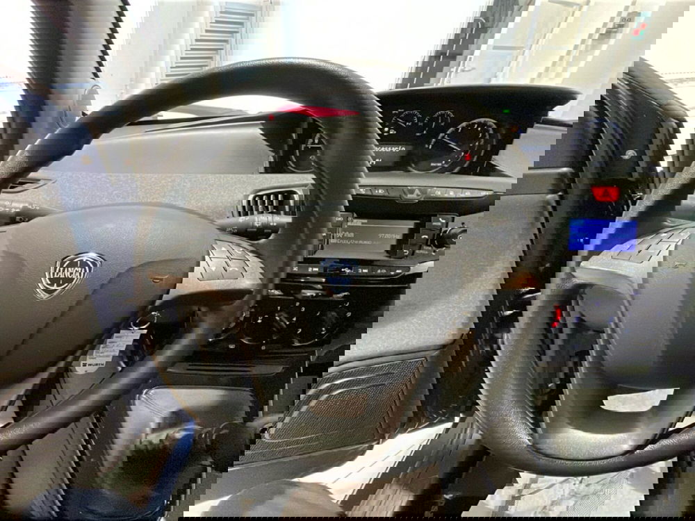 Lancia Ypsilon usata a Catania (10)
