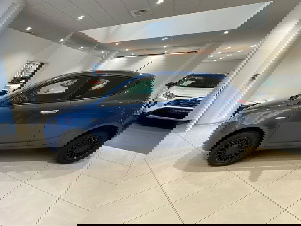 Lancia Ypsilon usata a Catania (2)