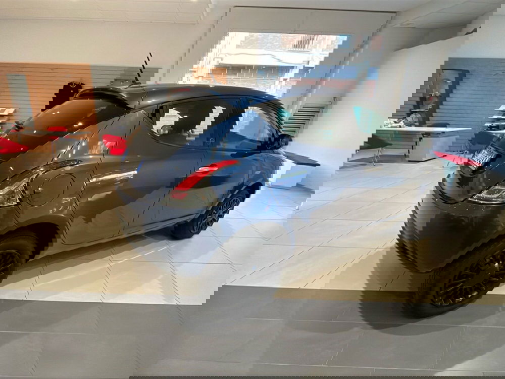 Lancia Ypsilon usata a Catania (3)