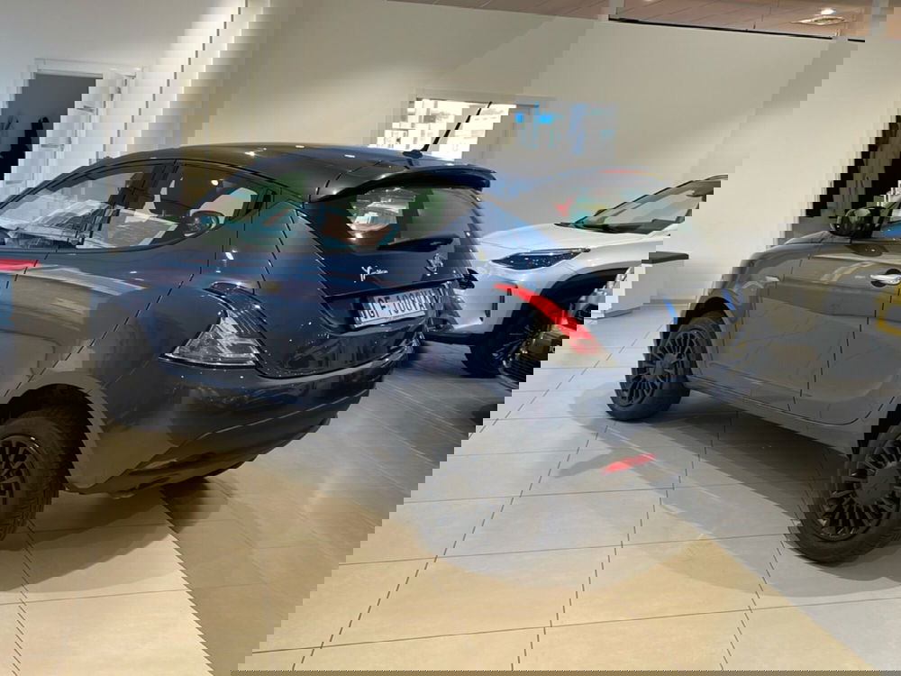 Lancia Ypsilon usata a Catania (4)