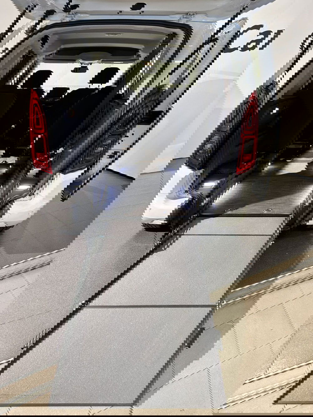 Toyota Proace City Verso usata a Milano (11)