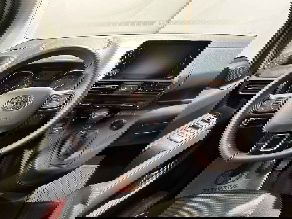 Toyota Proace City Verso usata a Milano (8)