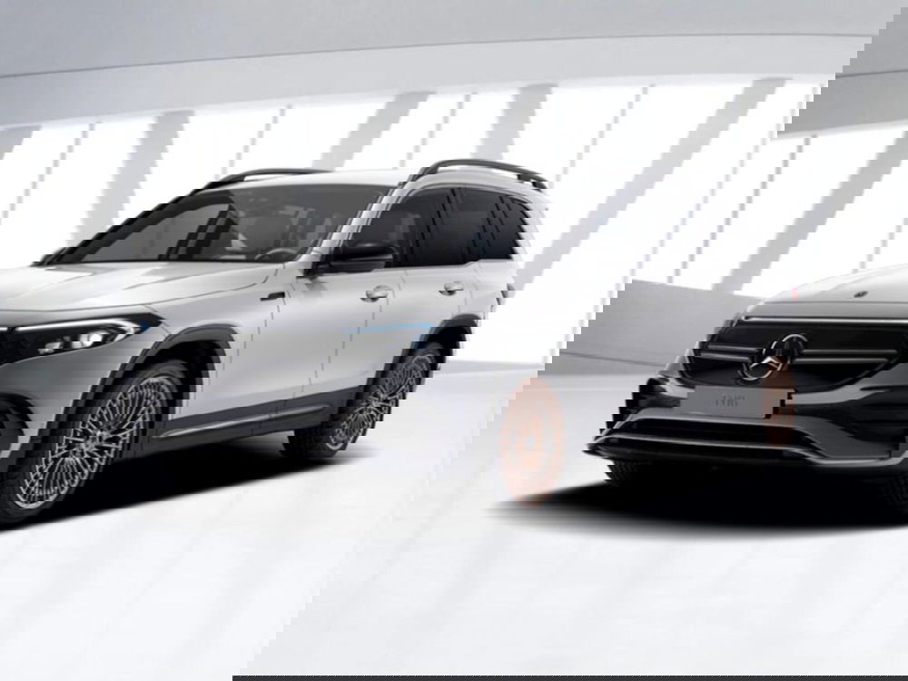 Mercedes-Benz EQB nuova a Pisa