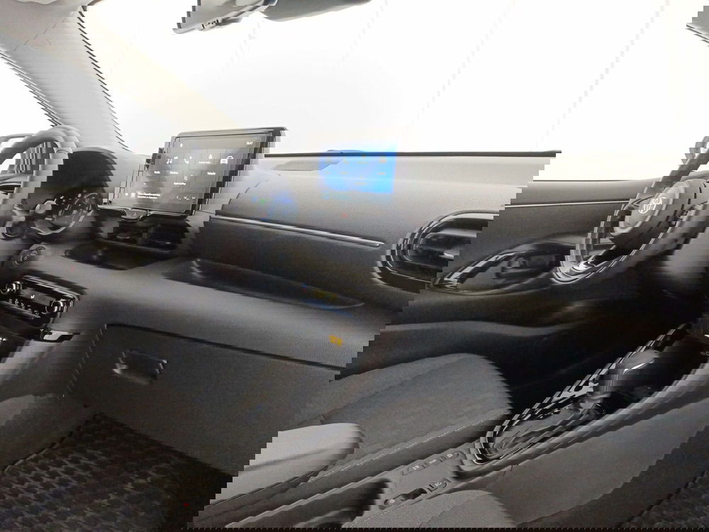 Toyota Yaris usata a Bari (7)