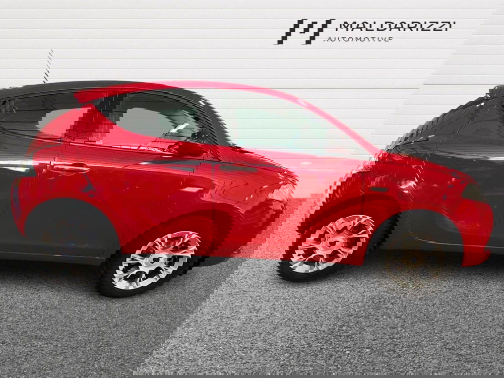 Lancia Ypsilon usata a Bari (5)