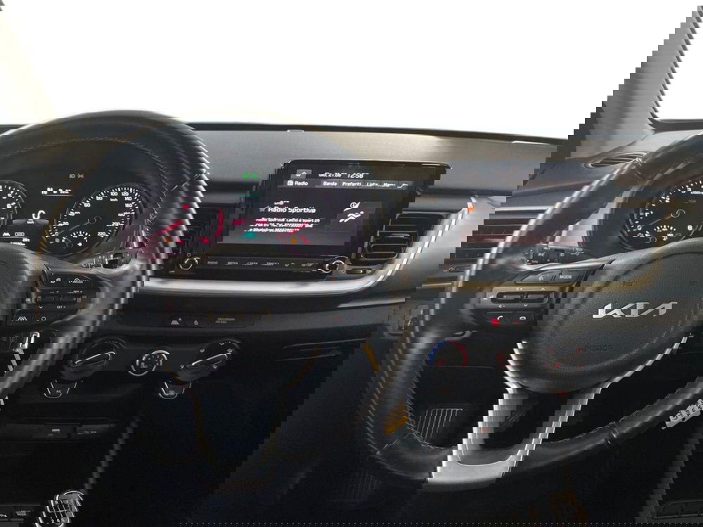 Kia Stonic usata a Milano (11)