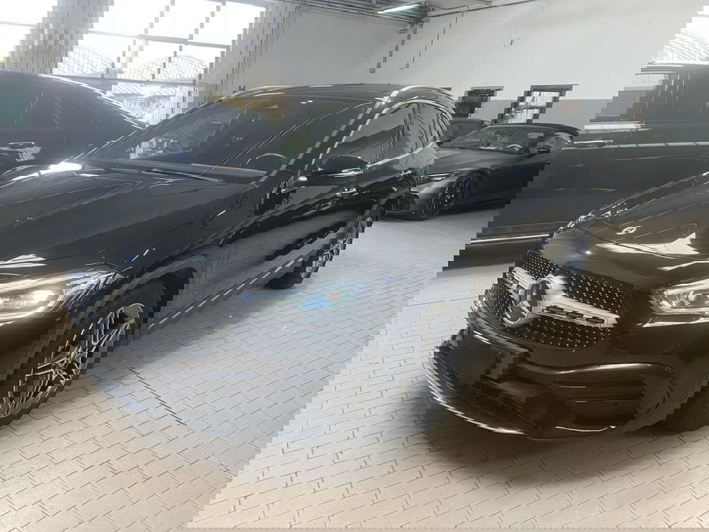 Mercedes-Benz GLA SUV usata a Napoli