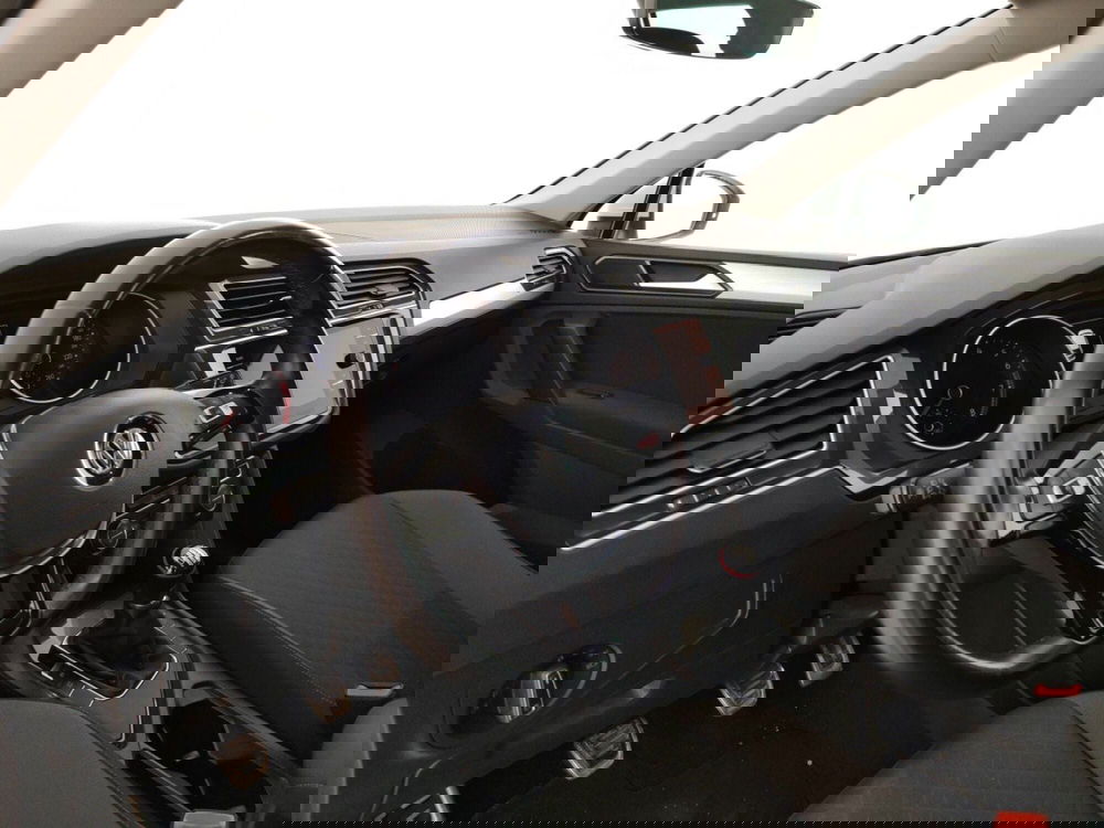 Volkswagen Tiguan usata a Massa-Carrara (8)