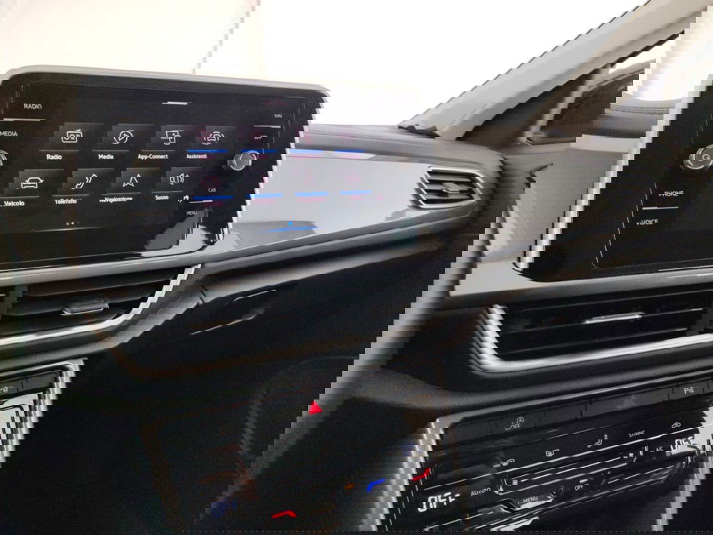 Volkswagen T-Roc usata a Massa-Carrara (12)