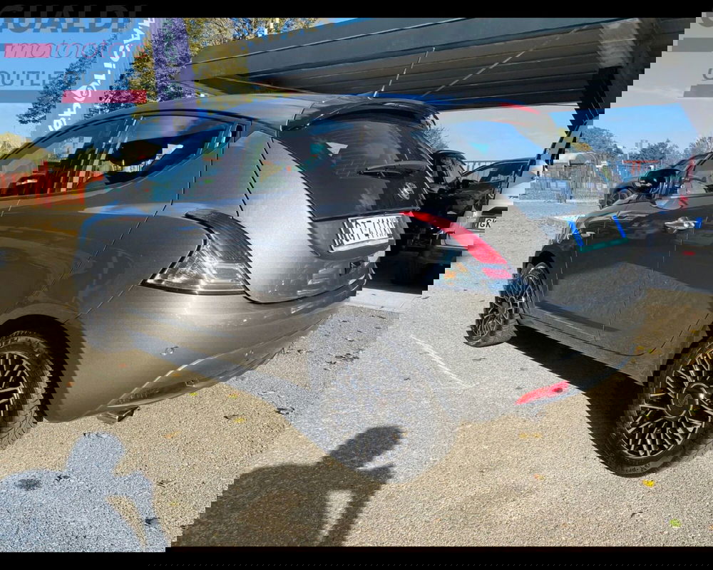 Lancia Ypsilon usata a Modena (13)